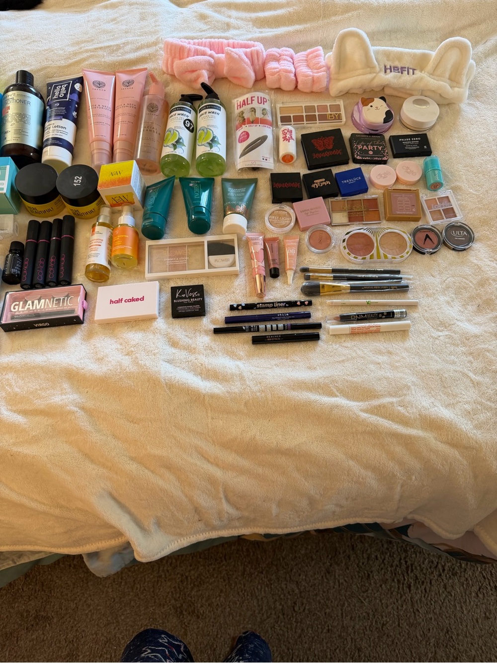 Bundle of Beauty Products & Makeup - Picture 4 of 5